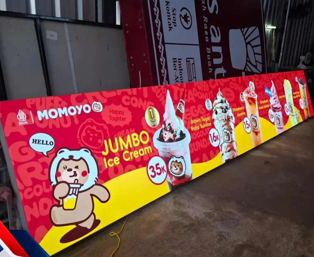 Papan promosi Momoyo